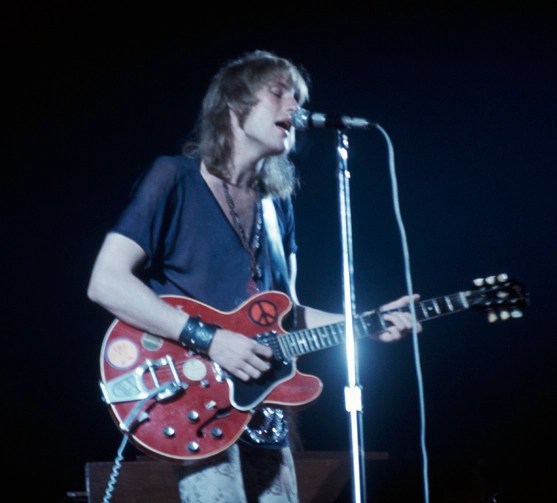 Alvin Lee on stage with Ten Years After at Woodstock 1969